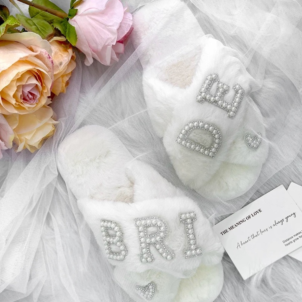 Logo Pearl Patch Plush Memory Foam Fluffy Fur Wedding Slippers for Bride